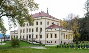 Pałac w Lubiechowej: niezwykły hotel z historią w Górach Kaczawskich