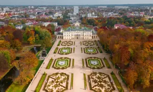 Pałac Branickich w Białymstoku, piękny jesienią, mógłby znaleźć się w czołówce rankingu miast w Polsce.