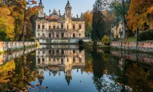 Radomierzyce Pałac: Historia i zwiedzanie pałacu w Radomierzycach