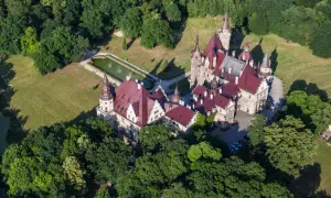 Zamek w Mosznej – fascynująca historia i niezwykła architektura