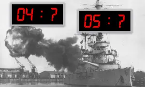 Bitwa morska, dym z dział okrętu. Czas odmierza 04:? i 05:? - czy to moment, kiedy wojna w Polsce się zaczęła?