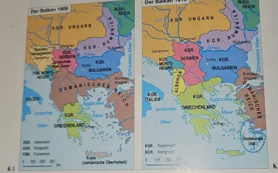 Mapy Europy Środkowo-Wschodniej z lat 1908 i 1913 pokazujące zmiany granic w krajach bałkańskich.