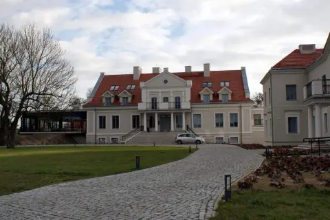 Chomiąża Szlachecka: skarby historii i atrakcje turystyczne