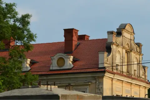 Historia Pałacu w Kryspinowie: od przeszłości do teraźniejszości