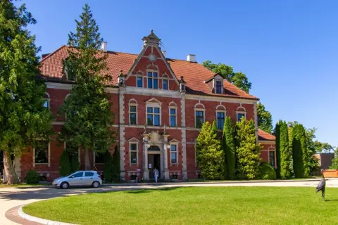 Pałac w Leźnie: fascynująca historia i niezwykłe atrakcje do zwiedzania