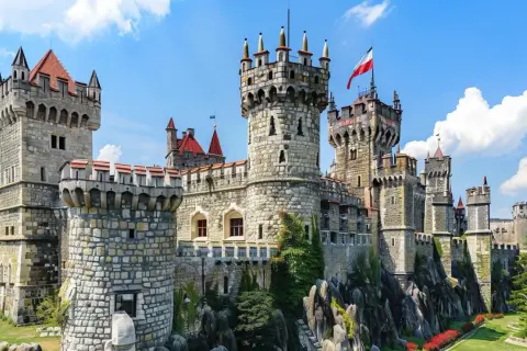 Domanice Zamek: Historia i atrakcje zamku w miejscowości Domanice