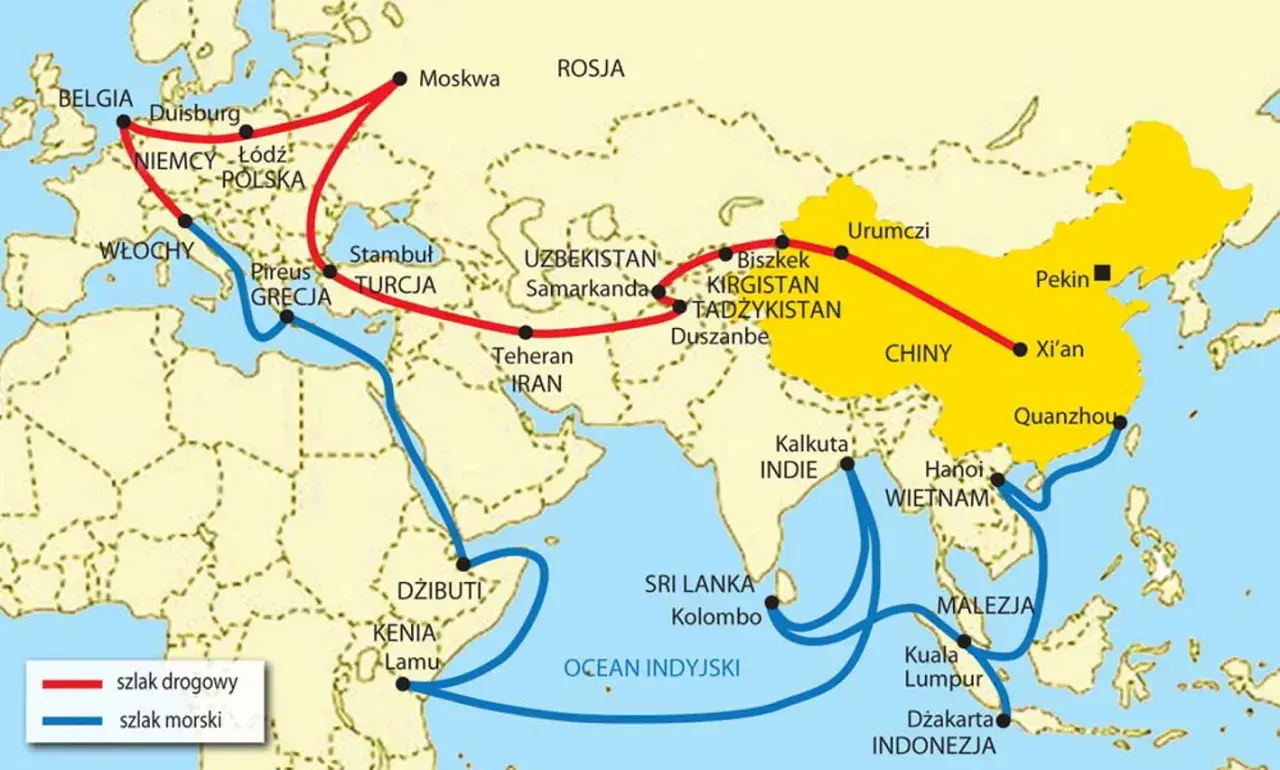Mapa przedstawia historyczny jedwabny szlak, łączący Chiny z Europą drogami lądowymi i morskimi, przebiegający przez Azję Środkową, Bliski Wschód i Afrykę.