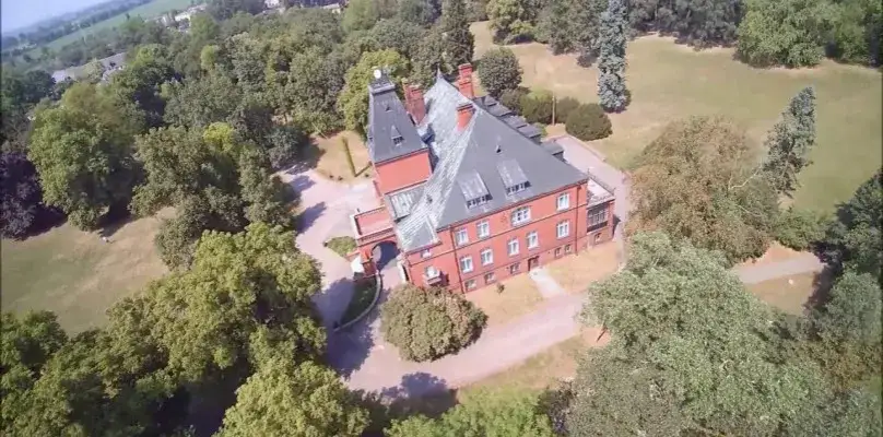 Zdjęcie Pałac w Kobylnikach – rezydencja z burzliwą historią
