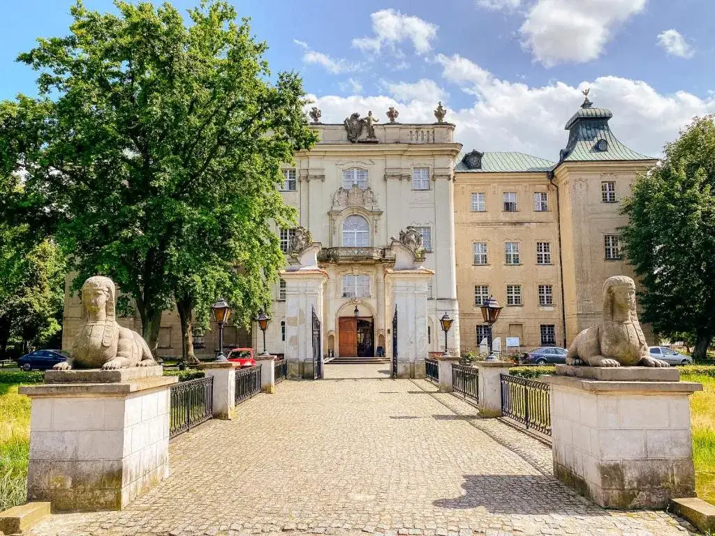 Zdjęcie Zamek w Rydzynie - Fascynująca Historia i Architektura Barokowa