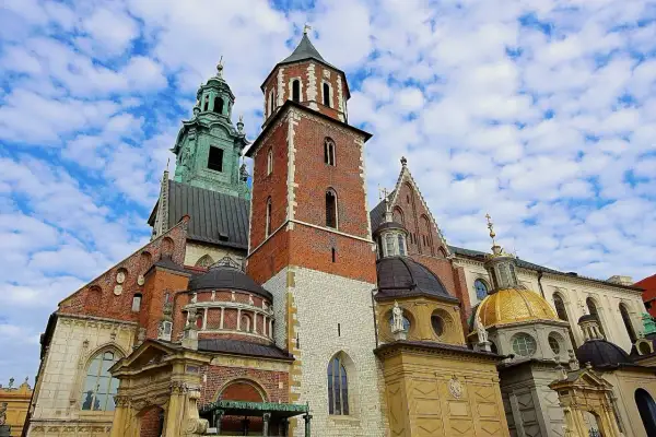 Czy Wrocław był miejscem pochówku polskich królów? Zaskakująca prawda o królewskich nekropoliach
