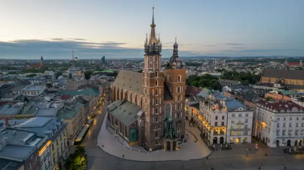 W którym roku powstał Kościół Mariacki? Poznaj tajemnice jego budowy!
