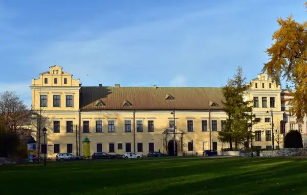Najsłynniejsze pałace biskupie w Polsce - historia i architektura zabytków